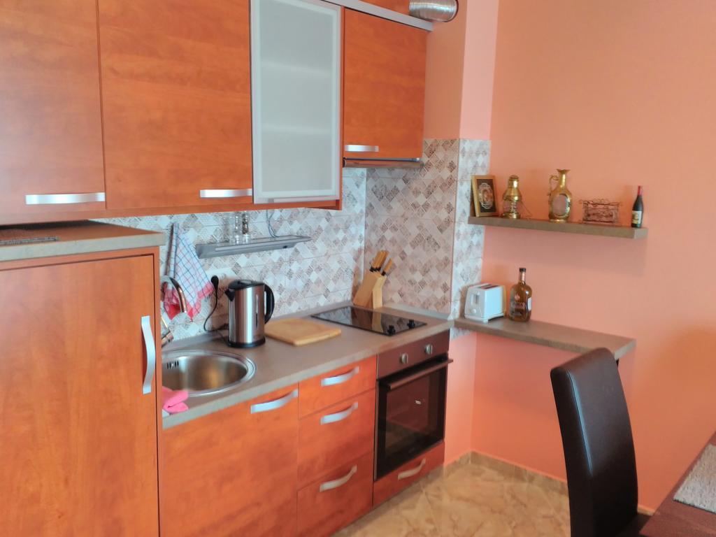 Apartment Sea Space Dobra Voda Luaran gambar