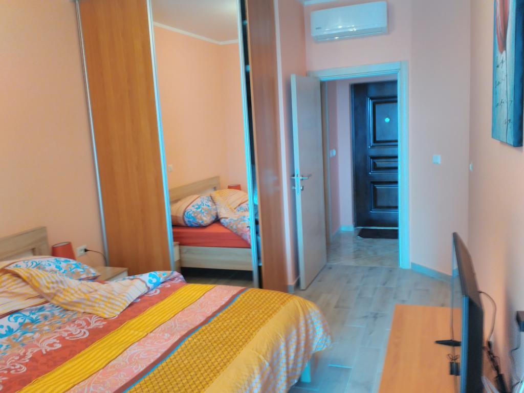 Apartment Sea Space Dobra Voda Luaran gambar